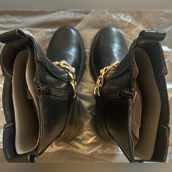 Women’s Chelsea style gold chain boots - Picture 9 of 10